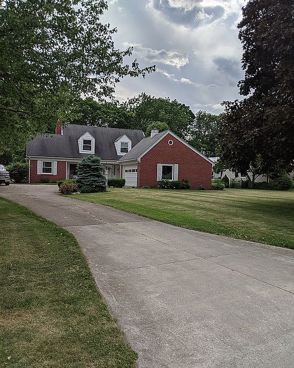 1st image of 460 Briarcliff Dr