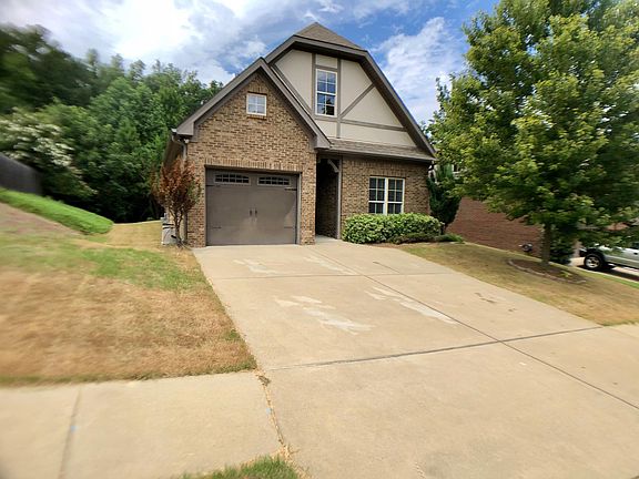 2nd image of 240 Kingston Cir