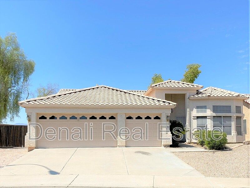 1st image of 880 S Pineview Dr