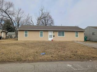 1607 Andrews Dr, Cahokia, IL 62206