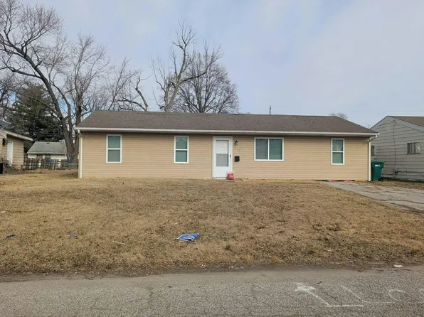 1607 Andrews Dr, Cahokia, IL 62206