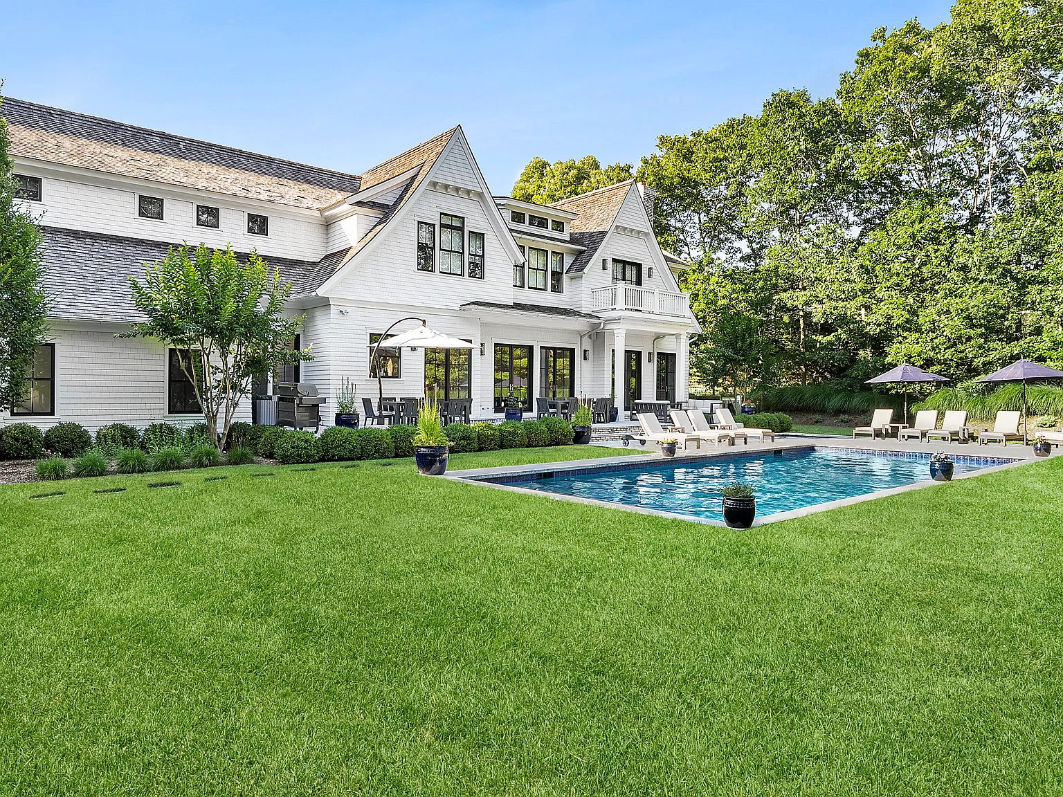 New Southampton 7 Bedroom, Pool, Hot Tub, Community Tennis — Photo 2