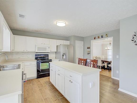 4th image of 3240 Wrenwood Ct