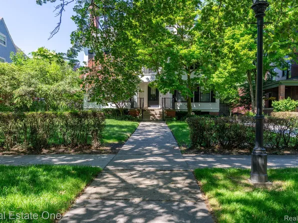 1043 Burns St, Detroit, MI 48214