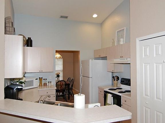 4th image of 2733 Abney Ave