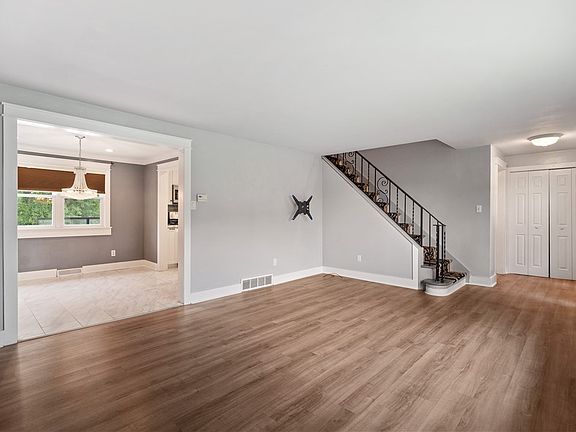 3rd image of 1134 Portsmouth Dr