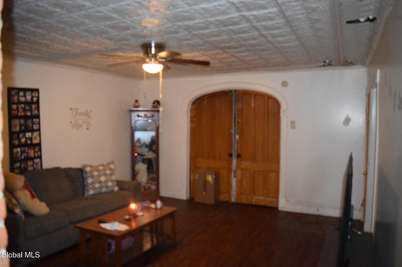 5th image of 708 3rd Avenue