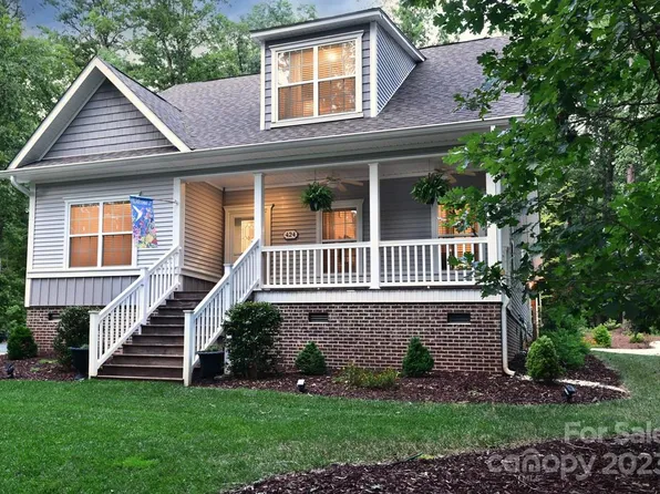 424 Carolina Dr, Troy, NC 27371