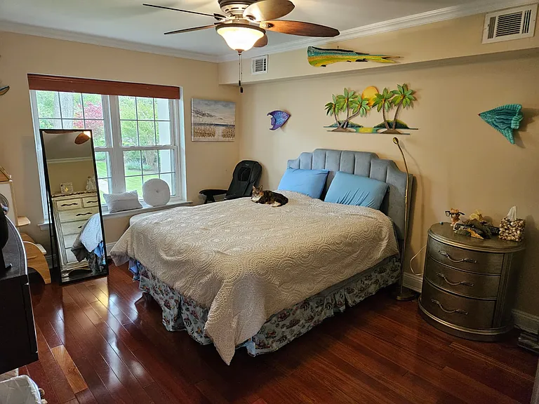 655 Middle Country Rd #2H2 — Photo 11