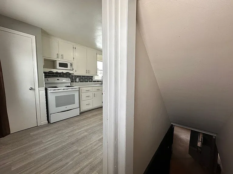 335 14th Ave — Photo 27