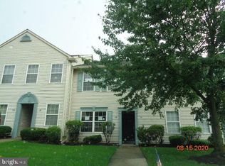 16 Foxglove Dr, Riverside, NJ 08075