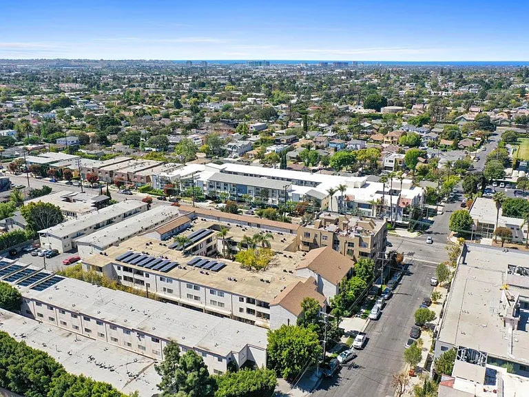 Meridian Apartments — Photo 14