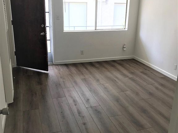 2nd image of 1530 Granville Ave APT 8