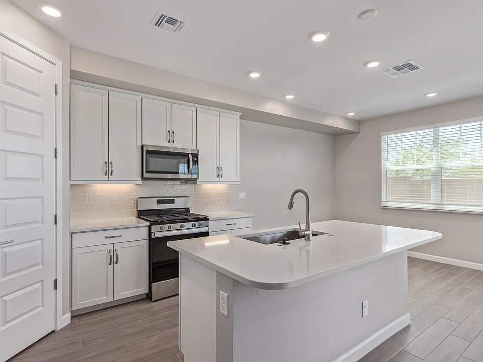 5835 E Rose Garden Ln
