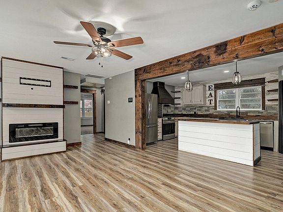 228 S Roosevelt Ave-7