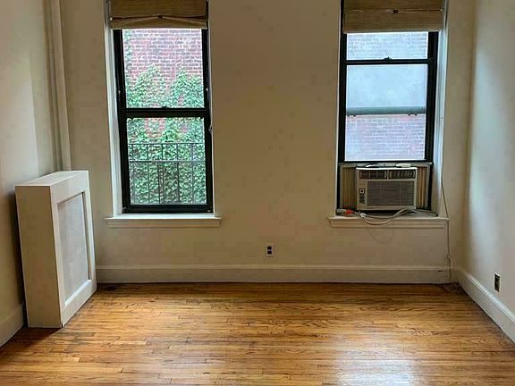 4th image of 210 E 84th St APT 4A