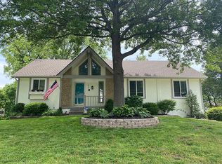1020 NE Hunters Rdg, Lees Summit, MO 64086