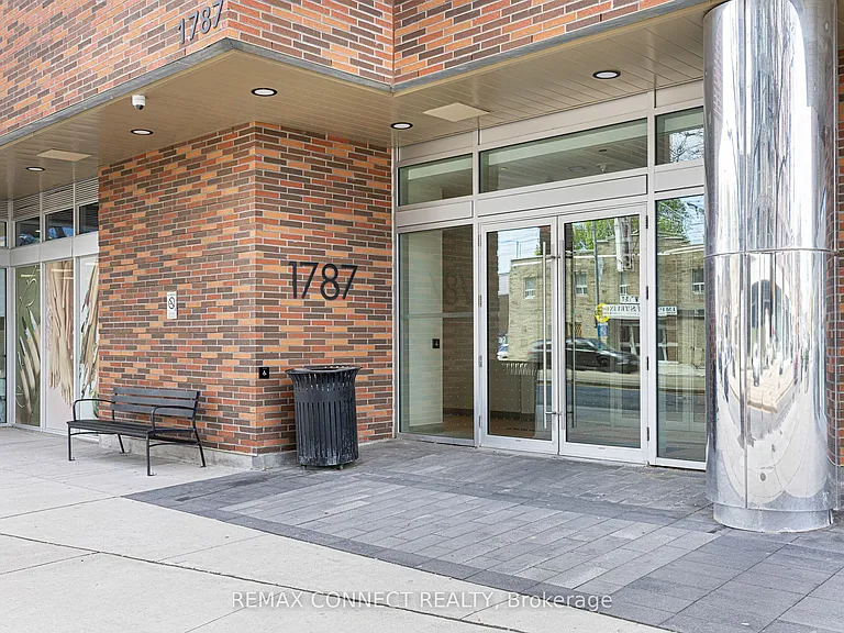 1787 Saint Clair Ave W #818 — Photo 2