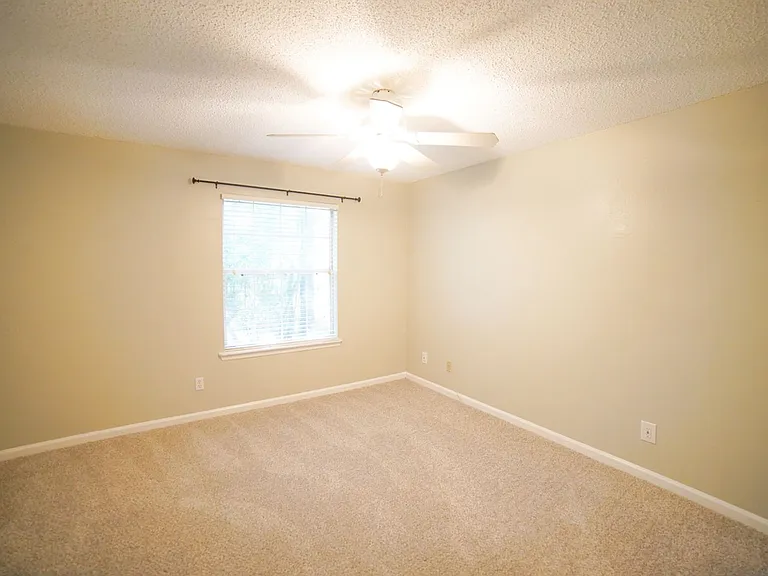 1100 Green Tree Ct #F — Photo 14
