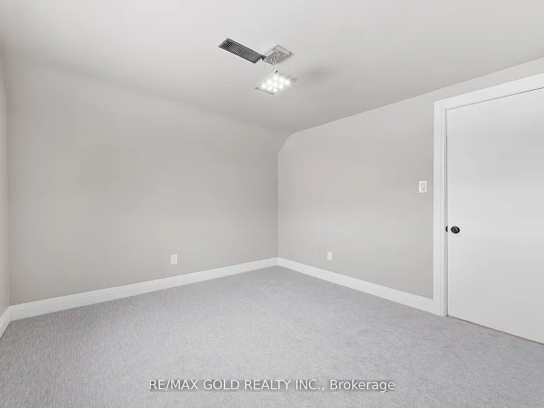 4445 Simcoe St — Photo 28