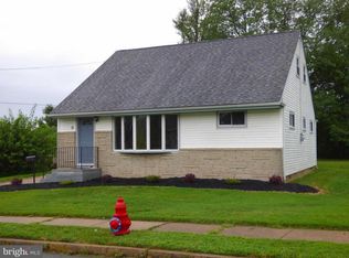 11 Lamont Rd, Burlington, NJ 08016