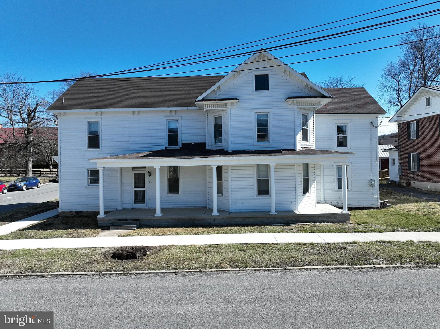 96 N Bolton St photo 1