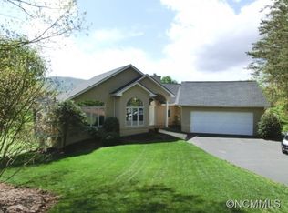 5 Manor Way, Weaverville, NC 28787