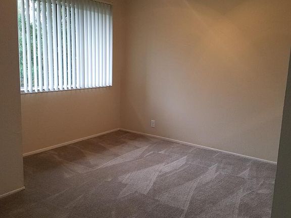 2nd image of 18300 Carriage Dr APT 6