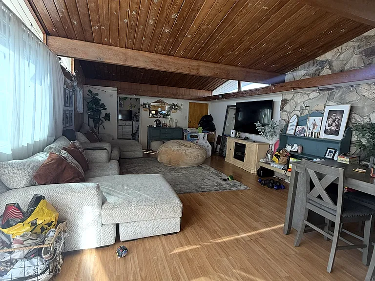 218 W Carson St #A — Photo 26