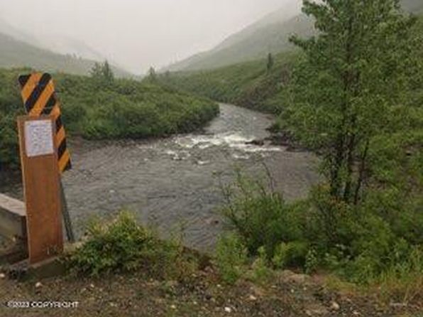 9005 S Cheechako Creek Cir, Trapper Creek, AK 99683