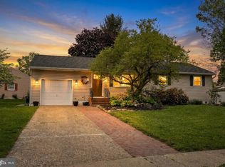 4 Running Brook Rd, Ewing, NJ 08638