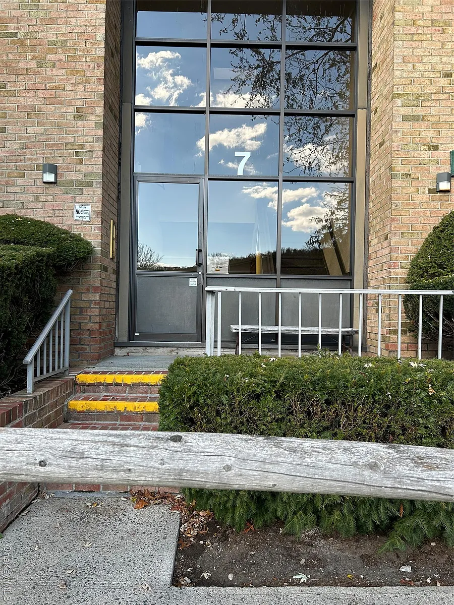 Building Photo - 7 Charles Ln #2B