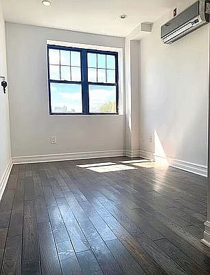 4th image of 94 Ryerson St #3R