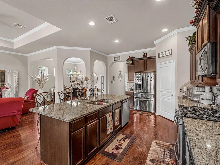 2527 Warkworth Ln — Photo 10