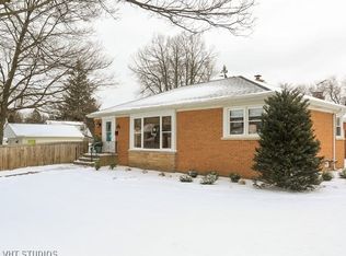 221 N Wille St, Mount Prospect, IL 60056