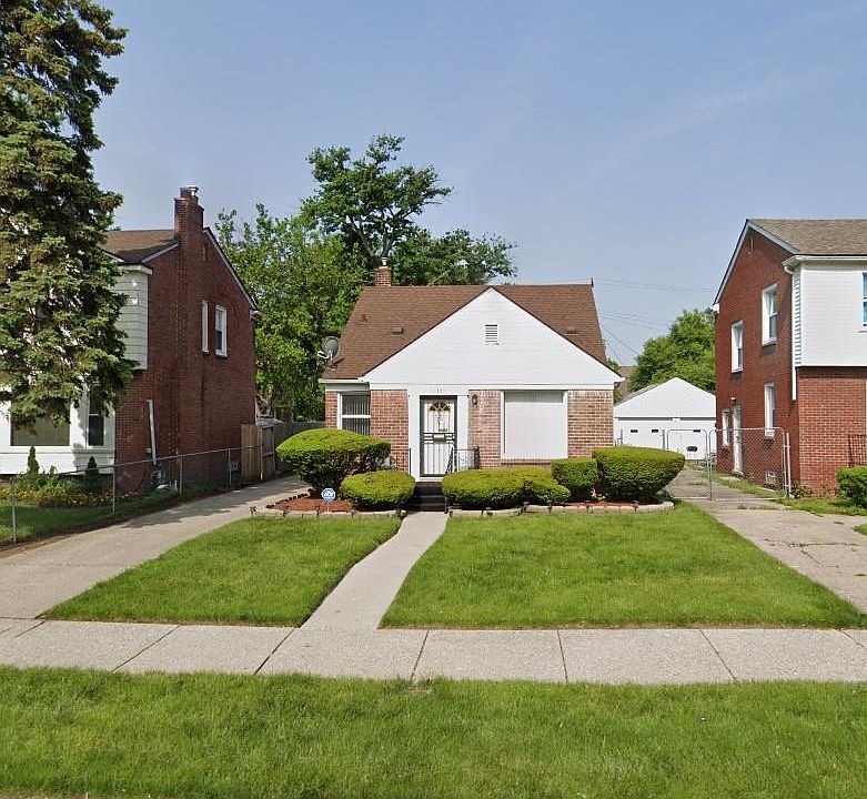 2nd image of 15325 Vaughan St