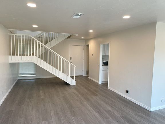 4th image of 3737 Callan Blvd