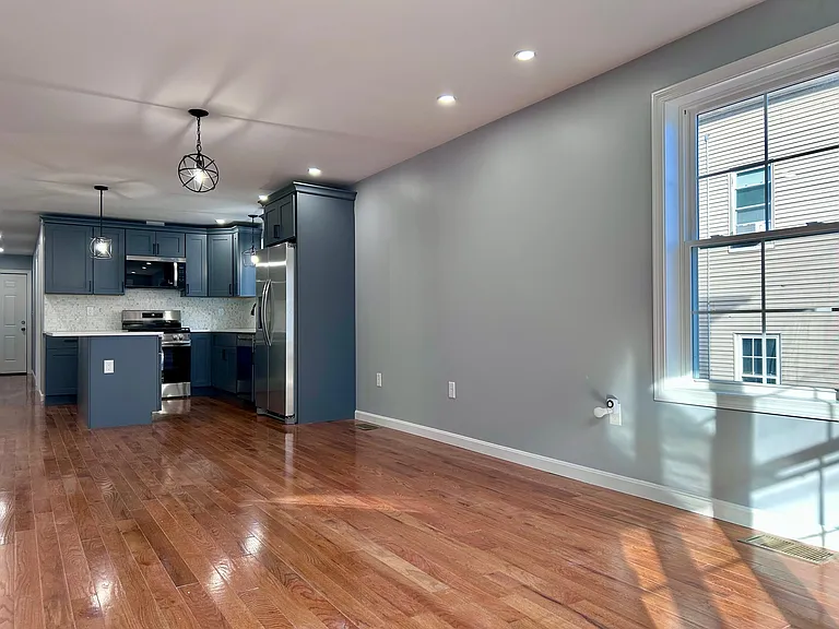 27 Amity St #1 — Photo 11