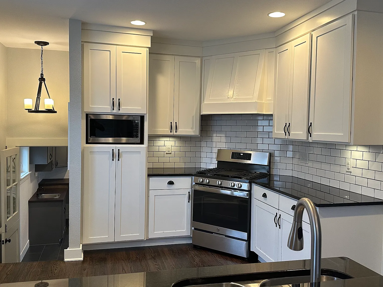 2 bed, 1295 sqft, $3,450 — Photo 4