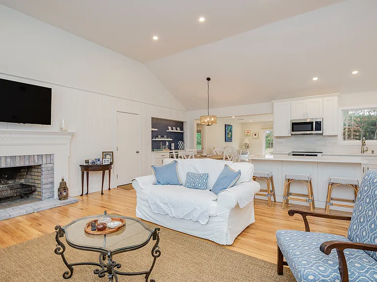 64 Aspatuck Rd — Photo 8