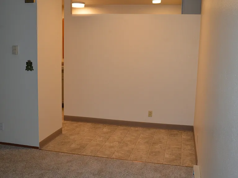 665 SW Tichenor St #1 — Photo 8