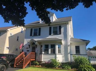 87 Smyles Dr, Rochester, NY 14609