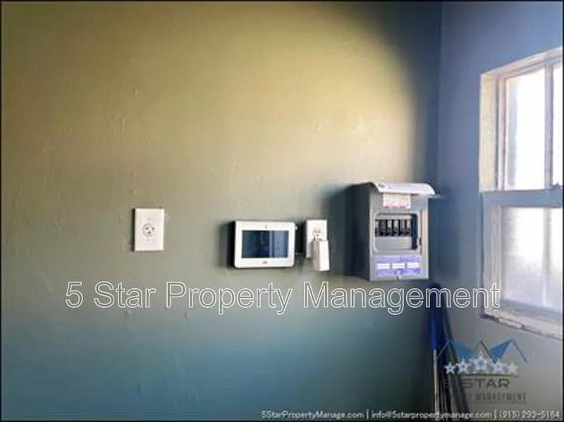 Studio, 1.0 bath, 678 sqft, $795 — Photo 4