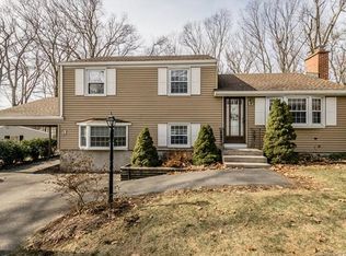 25 Tanglewood Rd, Farmington, CT 06032