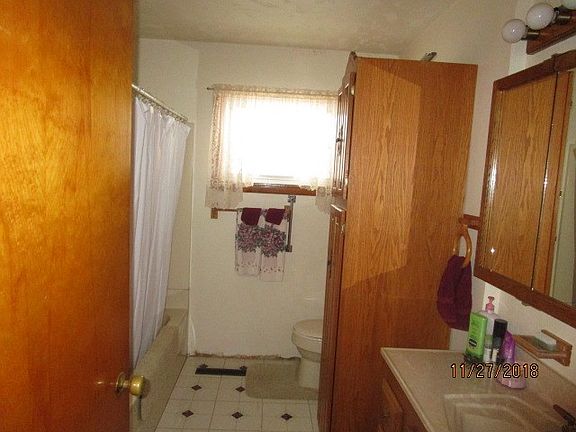 5th image of 656 James St