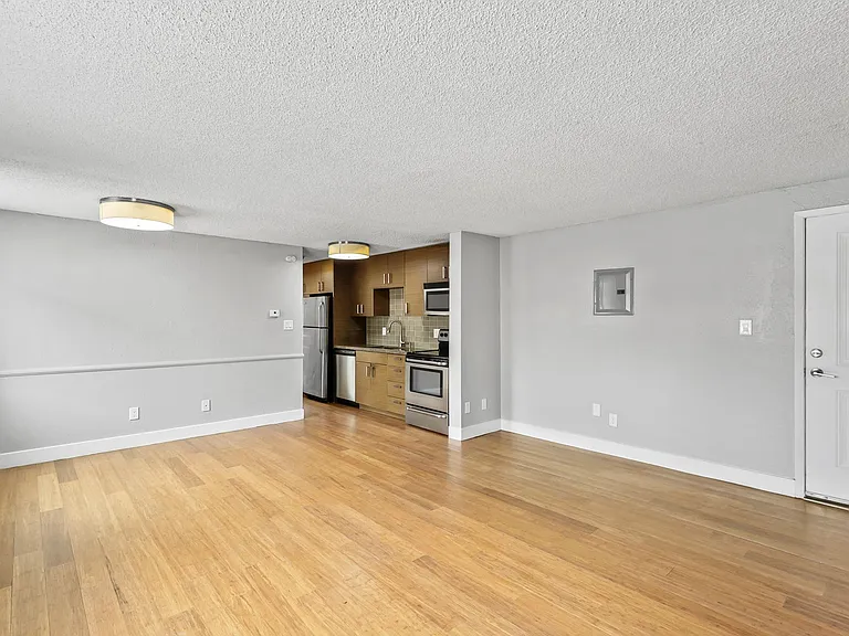 Pearl Apartments — Photo 6
