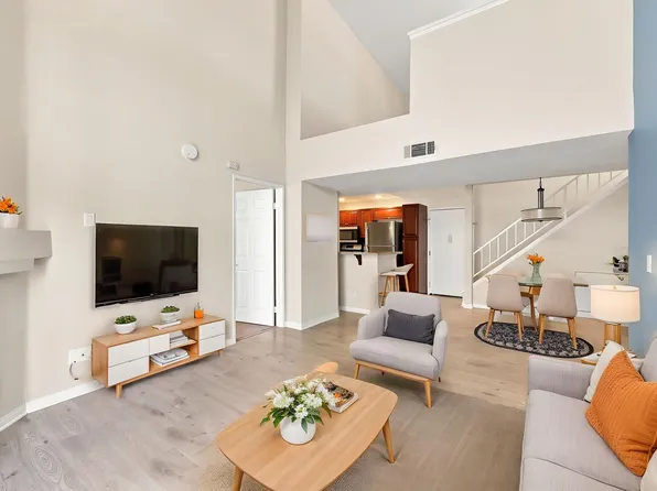 21550 Burbank Blvd APT 312, Woodland Hills, CA 91367