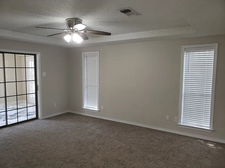 2697 Poplar Dr — Photo 7