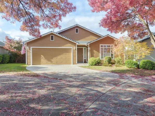 2452 Parkwood Village Ln, Central Pt, OR 97502