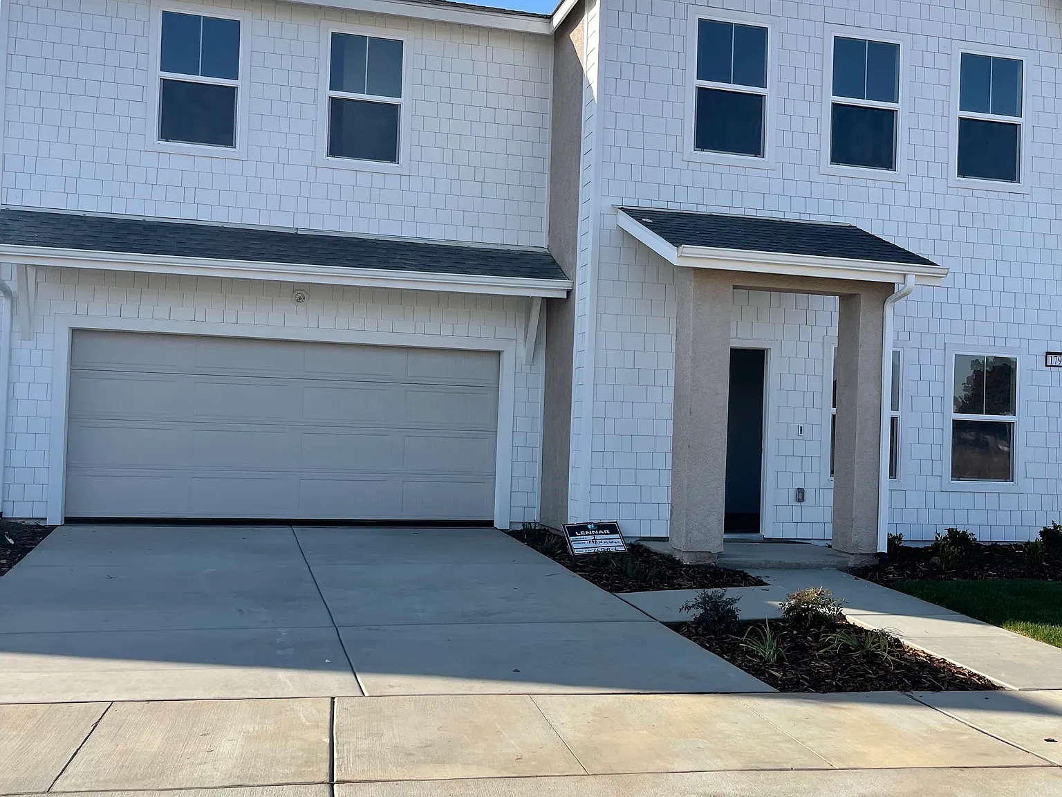 5 bed, 3.5 bath, 2985 sqft, $3,850 — Photo 2